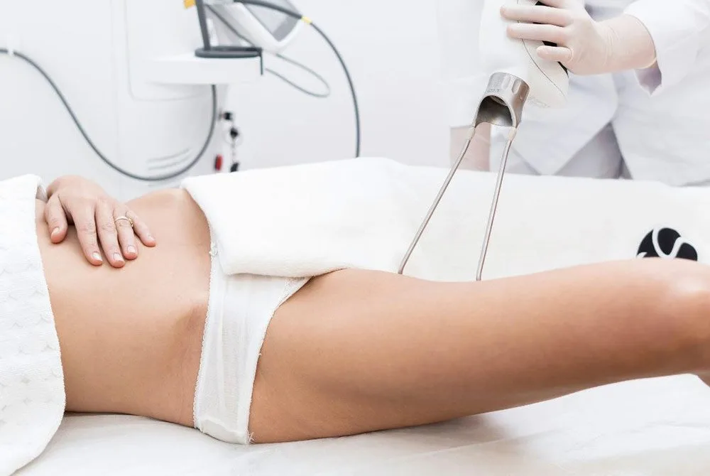 Retensa y reafirma la parte interna del muslo