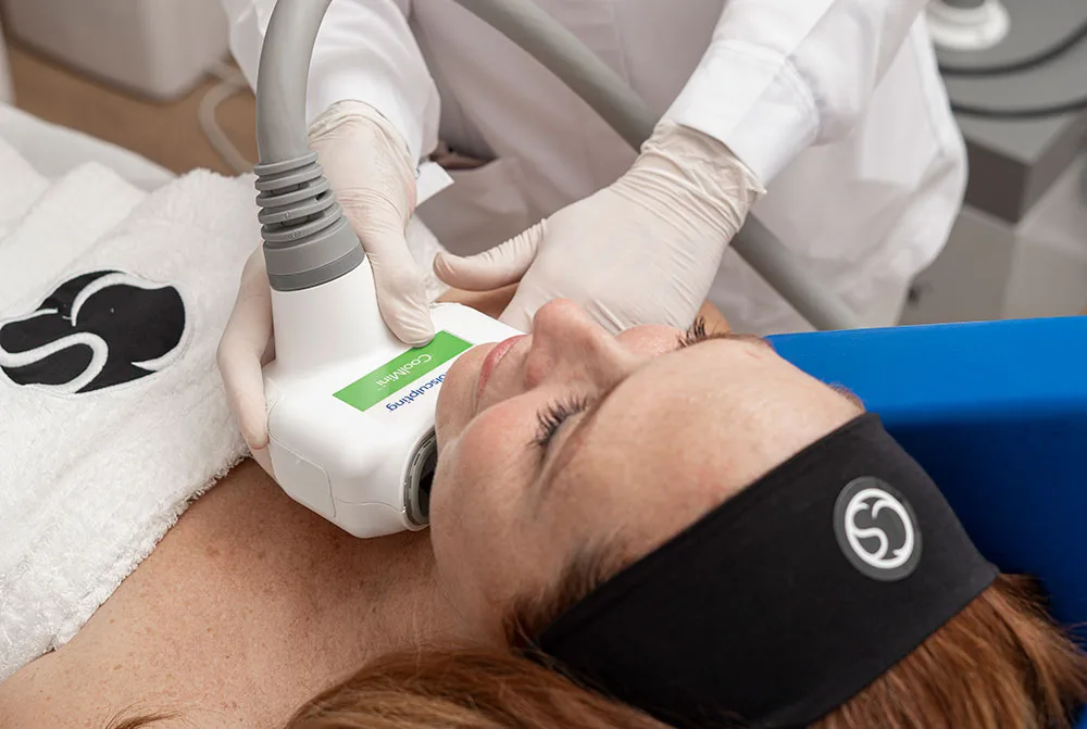 Cómo marcar la mandíbula, consíguelo en CS con Coolsculpting de papada