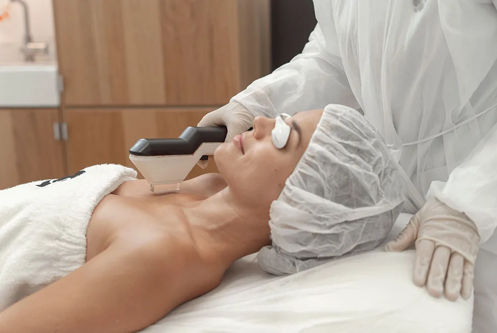 Tratamientos para rejuvenecer cuello y escote no quirúrgicos Tratamientos para rejuvenecer cuello y escote no quirúrgicos