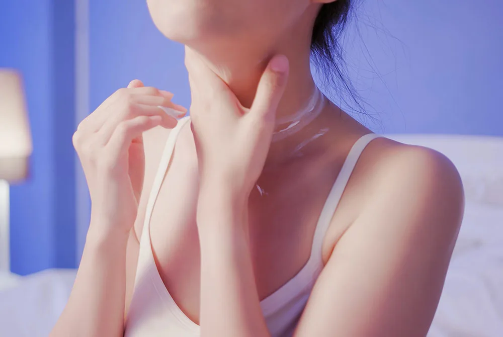 blog-centros-carmen-sarmiento-rejuvenecimiento-cuello-escote-05 Tratamientos para rejuvenecer cuello y escote no quirúrgicos